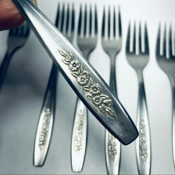 Oneida Simeon & Rogers Spring Ballad Forks Stainless Flatware - Picture 6 of 8